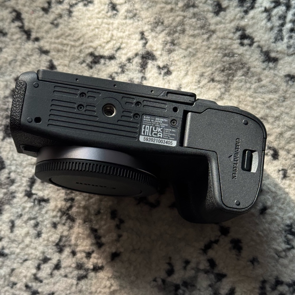Canon EOS RP mirrorless camera BODY - Picture 7 of 14